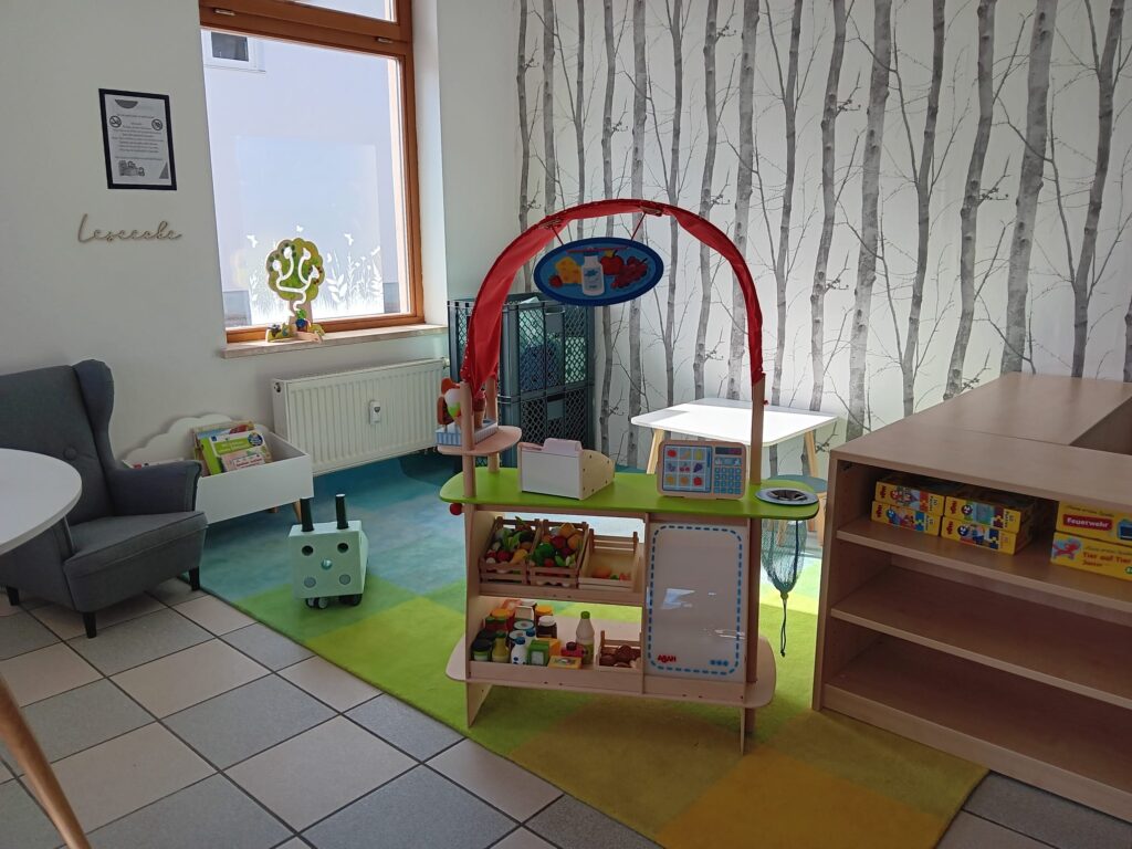 Cafe mit Spielecken-1
