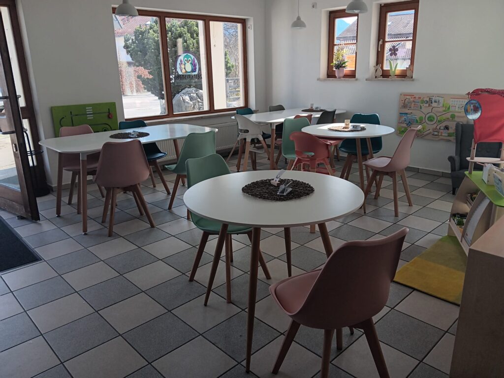 Cafe mit Spielecken-3